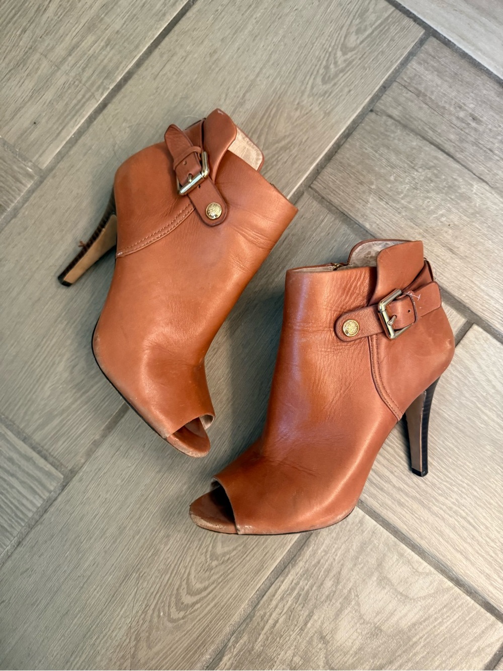 Vince Camuto Size 8 Women’s Tan